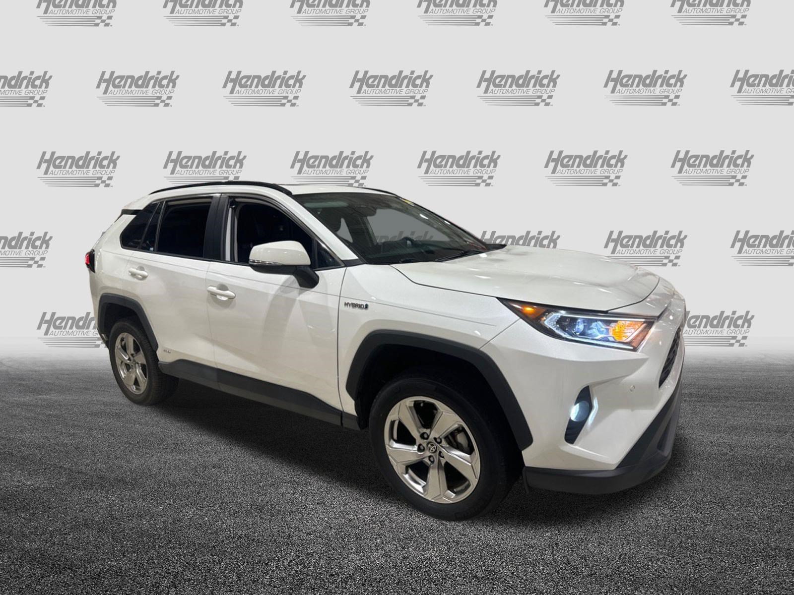 Used 2021 Toyota RAV4 XLE Premium AWD/4WD image 15