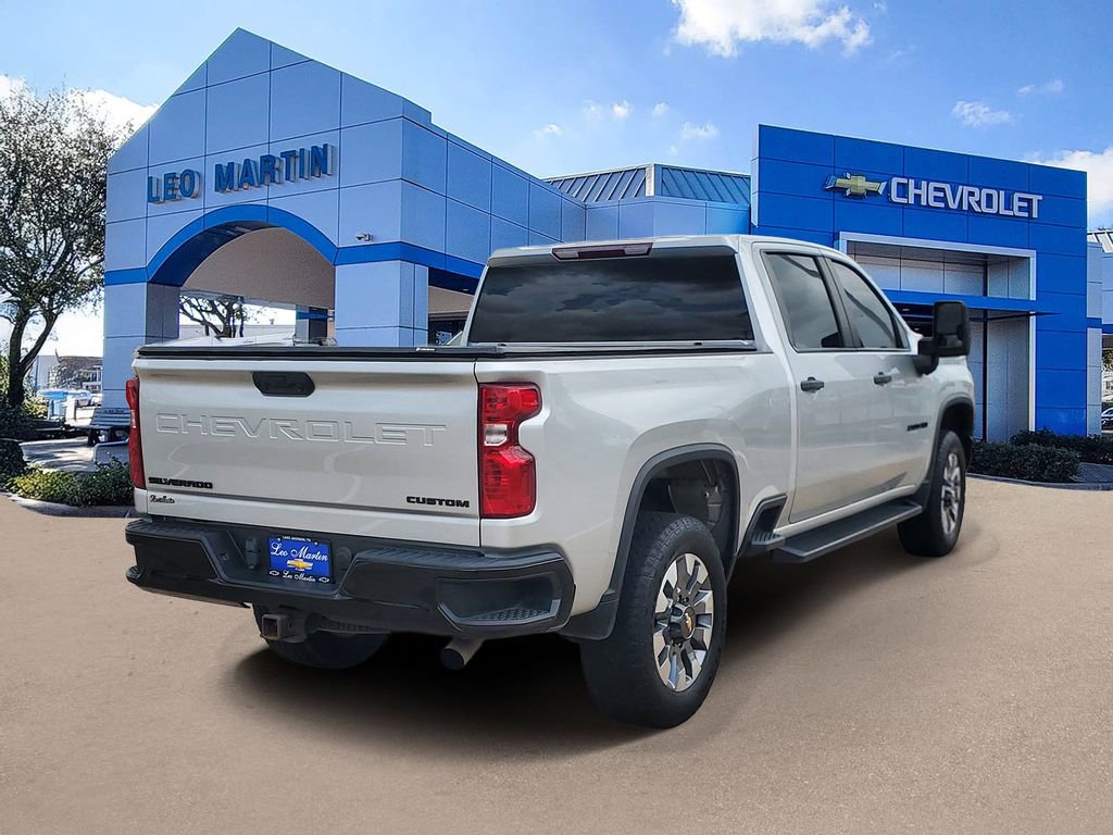 Used 2022 Chevrolet Silverado 2500 Custom w/ Custom Convenience Package RWD image 3