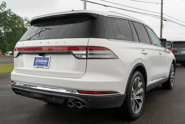Used 2025 Lincoln Aviator Reserve w/ Illumination Package AWD/4WD image 6