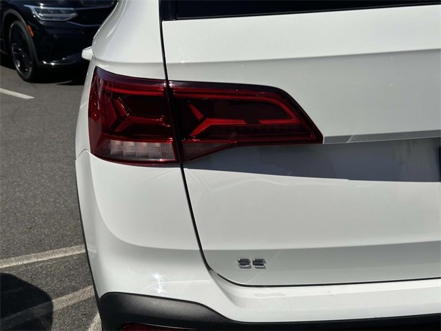 Certified 2022 Volkswagen Taos SE image 9