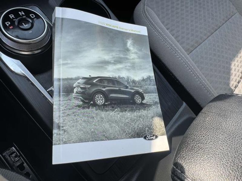 Used 2022 Ford Escape SE image 20