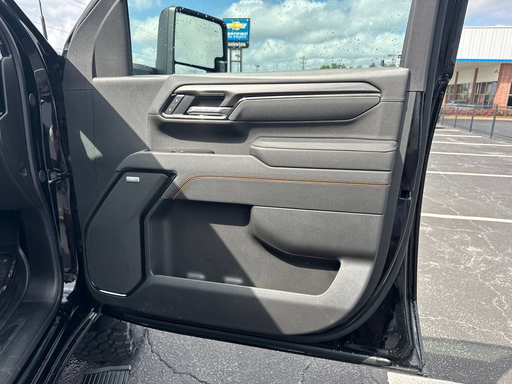 Used 2025 GMC Sierra 2500 AT4 w/ AT4 Preferred Package image 15