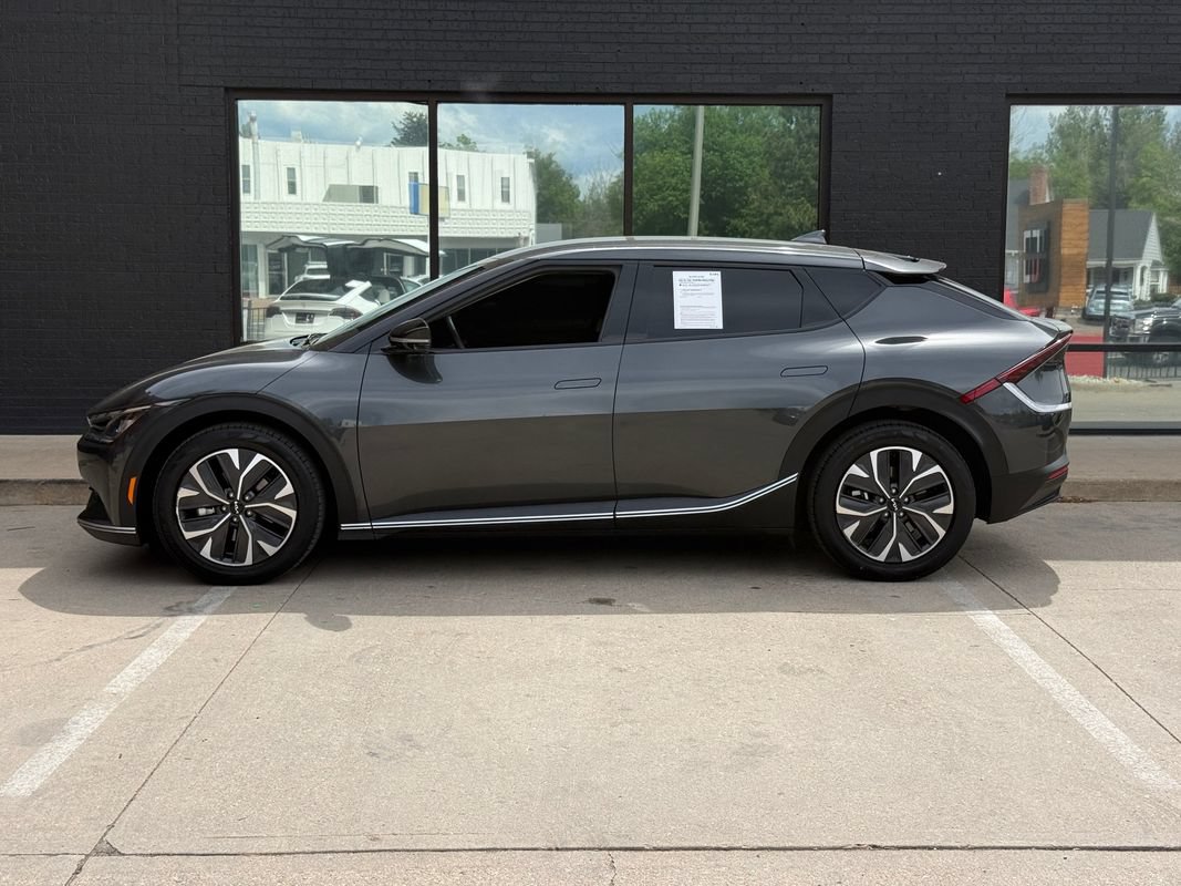 Used 2024 Kia EV6 Light AWD/4WD image 17