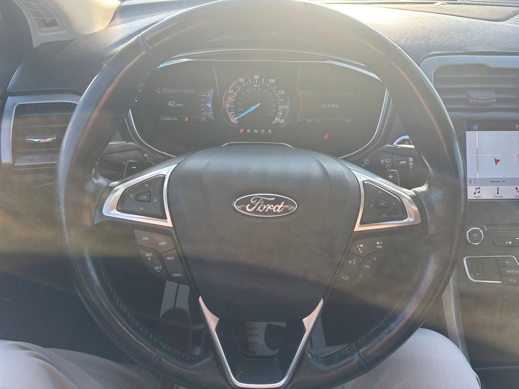 Used 2017 Ford Fusion SE w/ Equipment Group 201A image 19