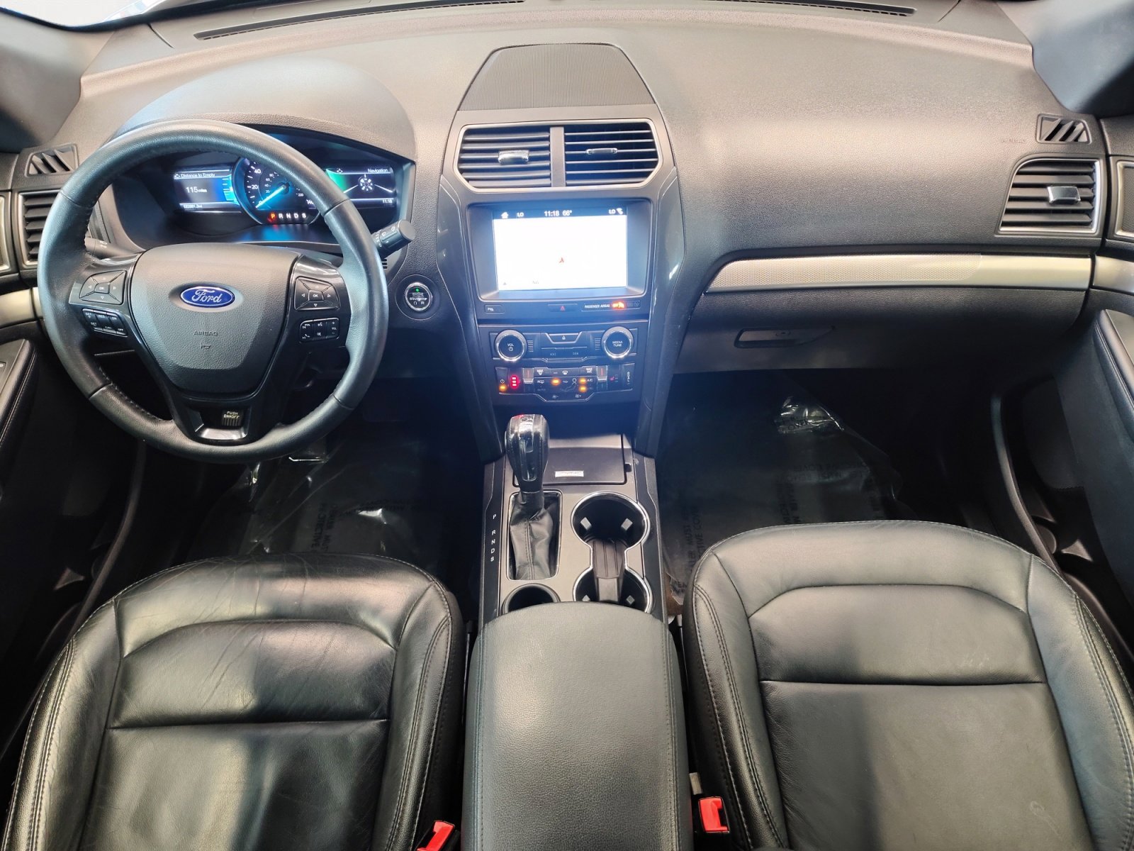 Used 2018 Ford Explorer XLT w/ Equipment Group 202A image 5