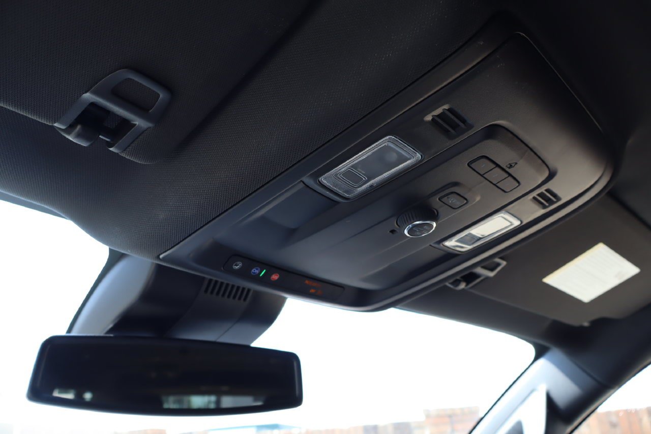 Used 2024 Chevrolet Suburban RST RWD image 27