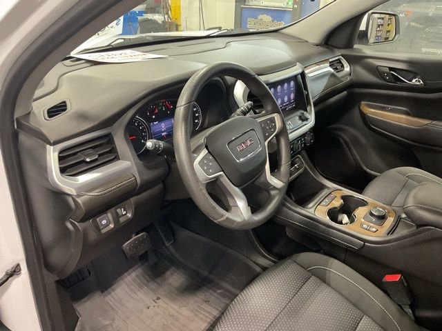 Used 2023 GMC Acadia SLE w/ LPO, Floor Liner Package image 9