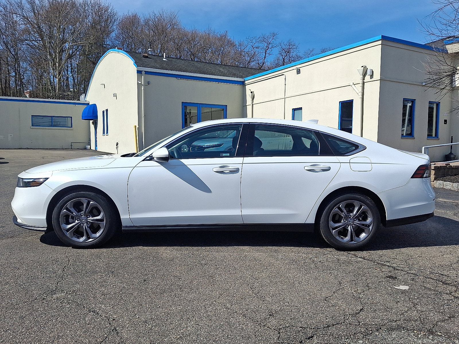 Certified 2023 Honda Accord EX image 10