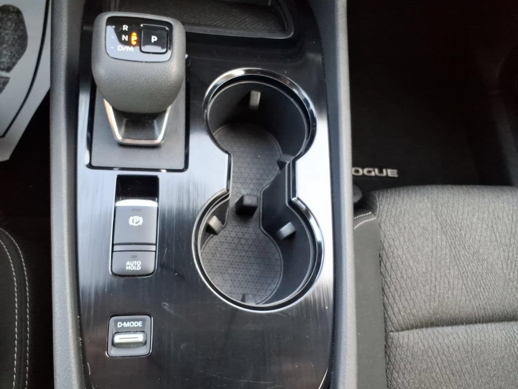Used 2025 Nissan Rogue SV FWD image 28