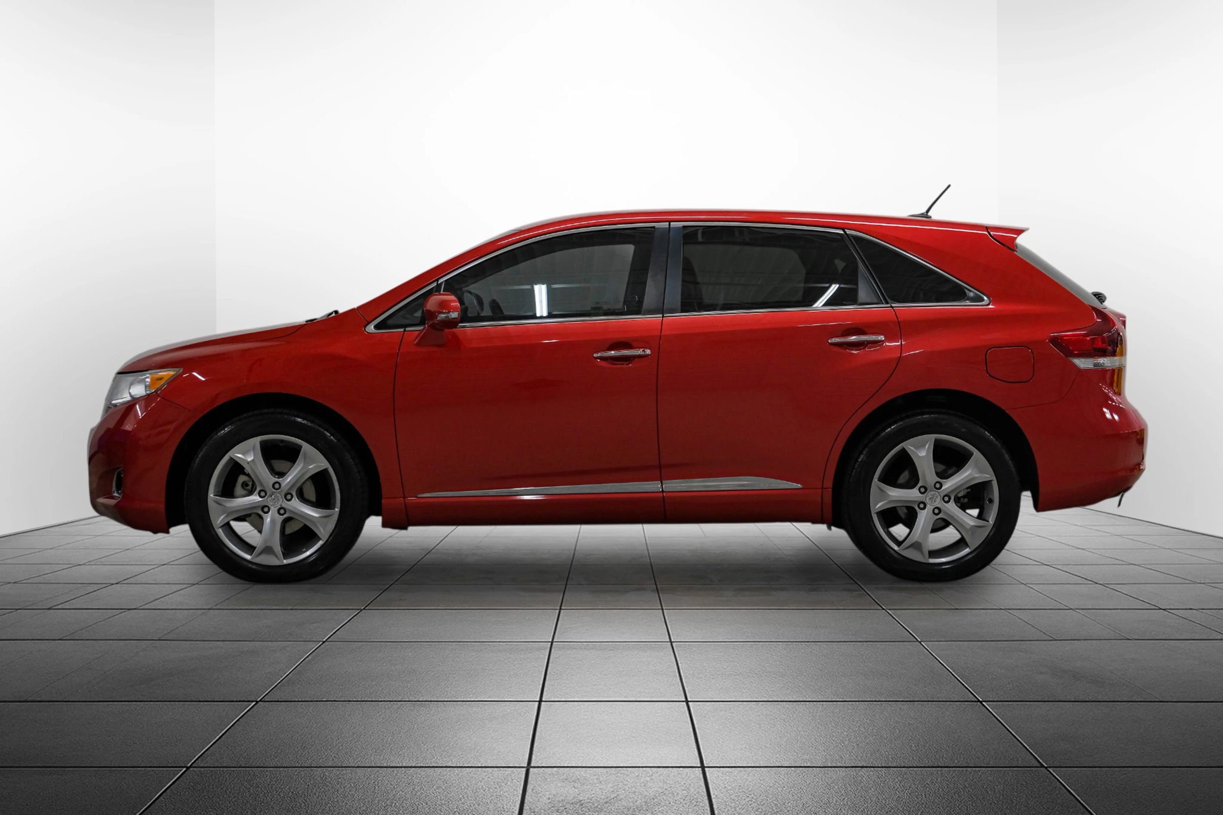 Used 2013 Toyota Venza XLE image 11