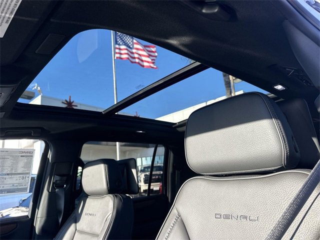 New 2026 GMC Yukon XL Denali w/ Denali Reserve Package image 7