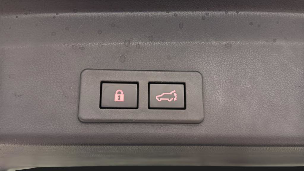 Used 2023 Subaru Ascent Limited image 32