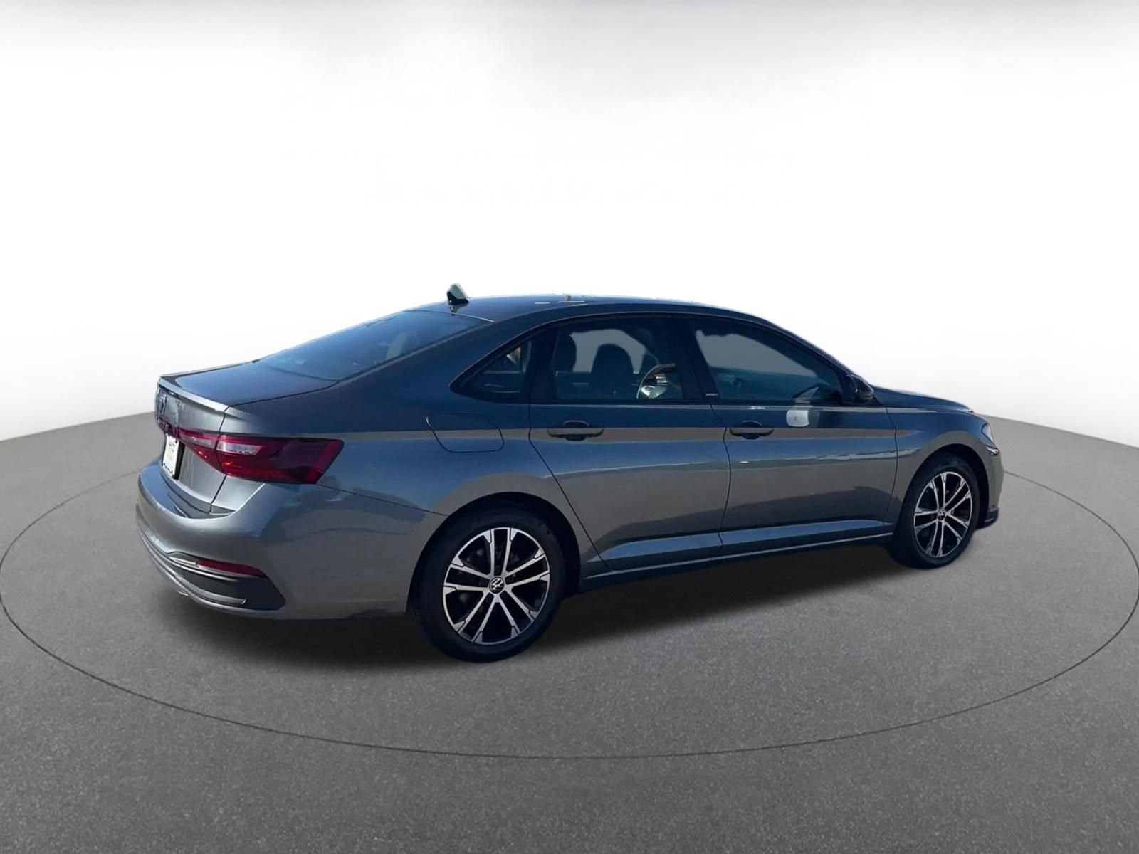 Used 2025 Volkswagen Jetta Sport image 14