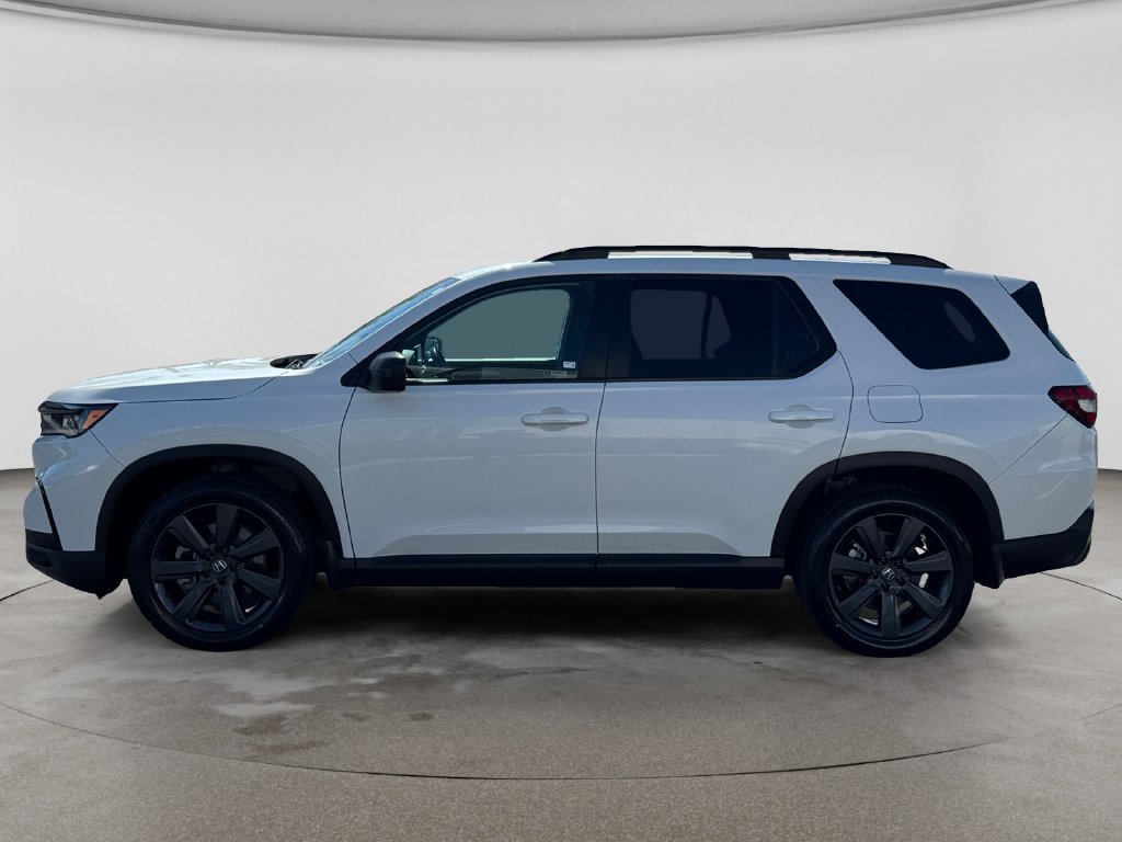 Used 2023 Honda Pilot Sport image 2