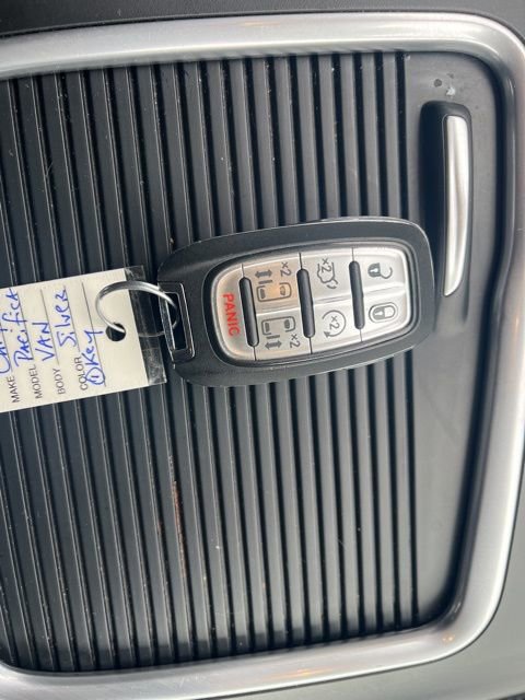 Used 2024 Chrysler Pacifica Touring-L image 21