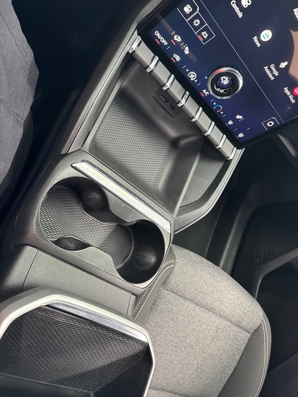 Used 2025 GMC Terrain Elevation w/ Technology Package II AWD/4WD image 30