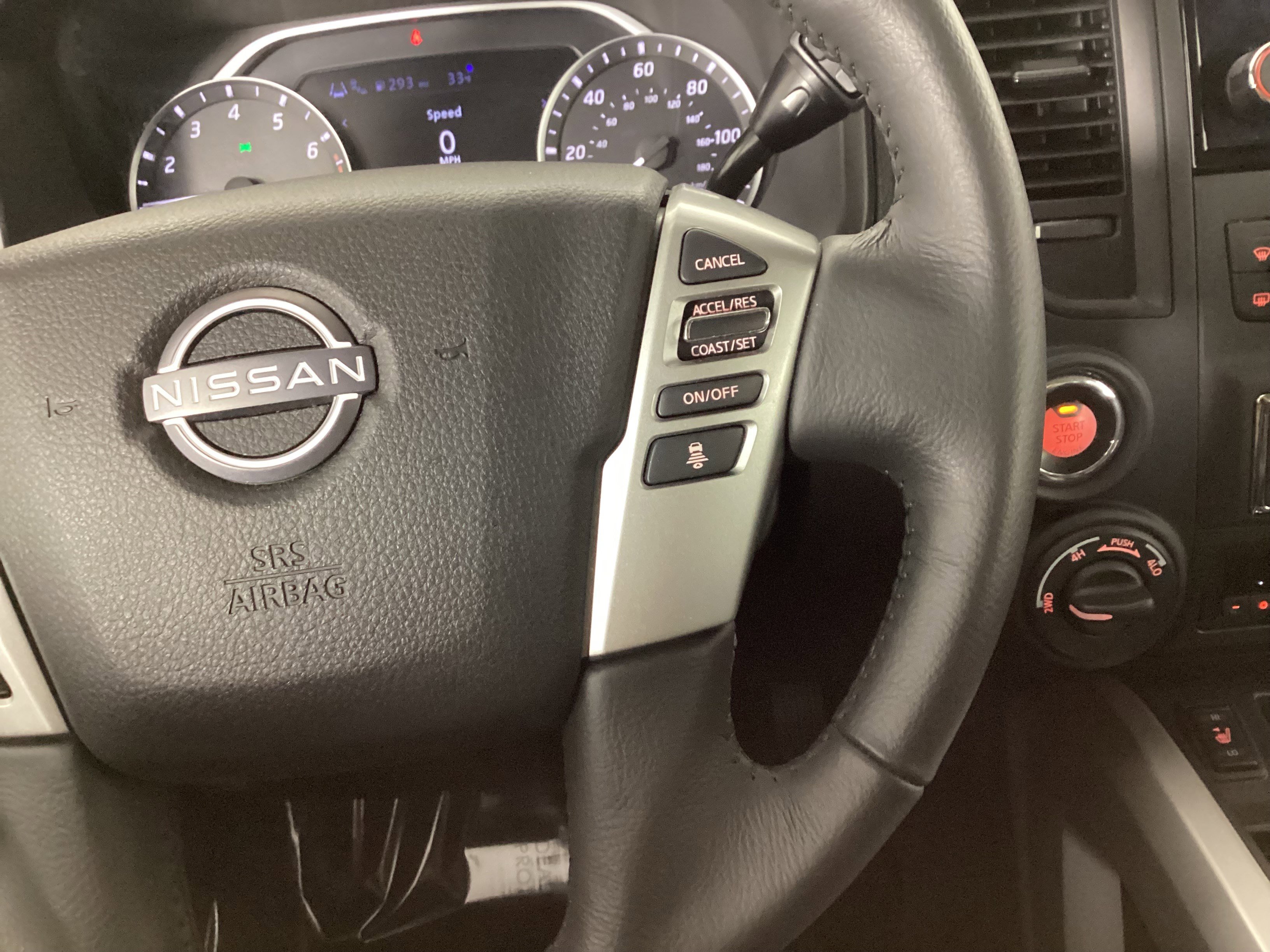 Used 2024 Nissan Titan SV w/ SV Convenience Package image 25