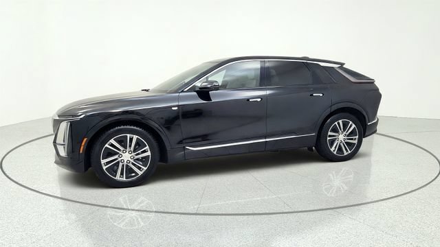 Used 2025 Cadillac Lyriq Luxury AWD/4WD image 4