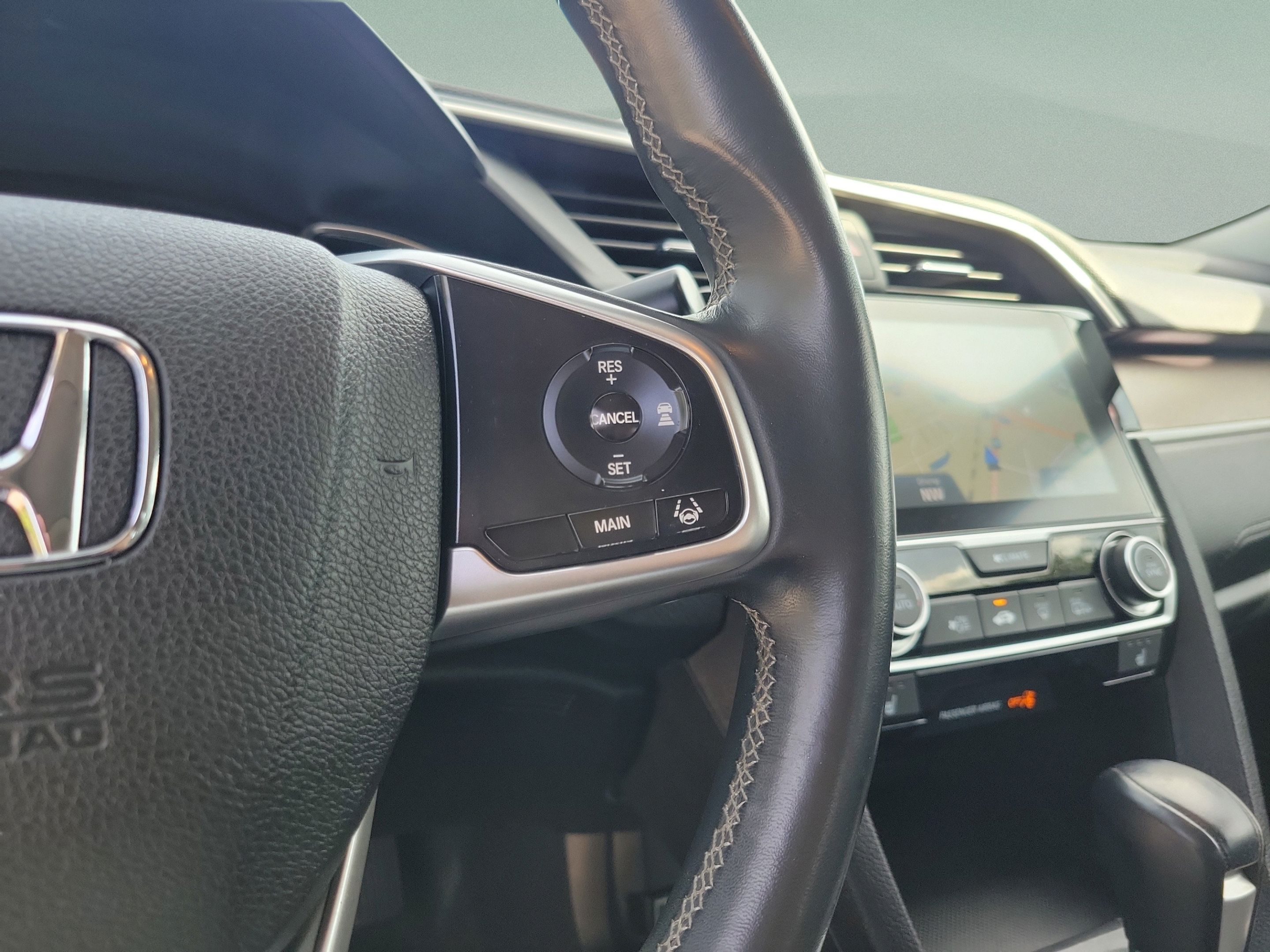 Used 2017 Honda Civic Touring image 9
