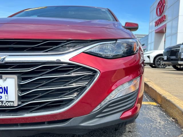 Used 2024 Chevrolet Malibu LT FWD image 2