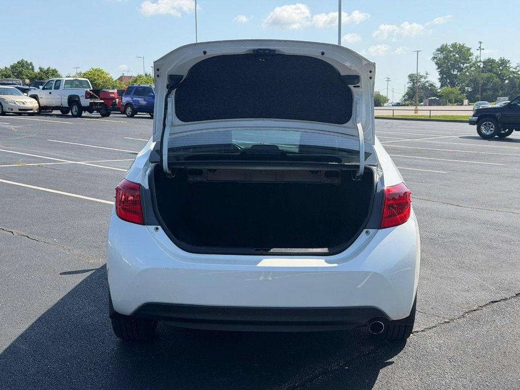 Used 2017 Toyota Corolla SE w/ SE Premium Package FWD image 4