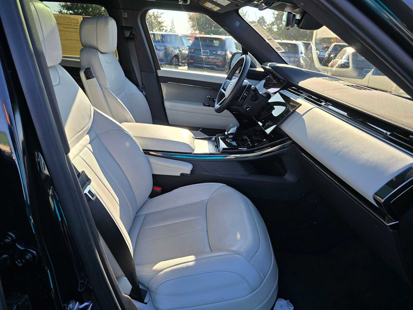 Certified 2025 Land Rover Range Rover Sport SE image 11