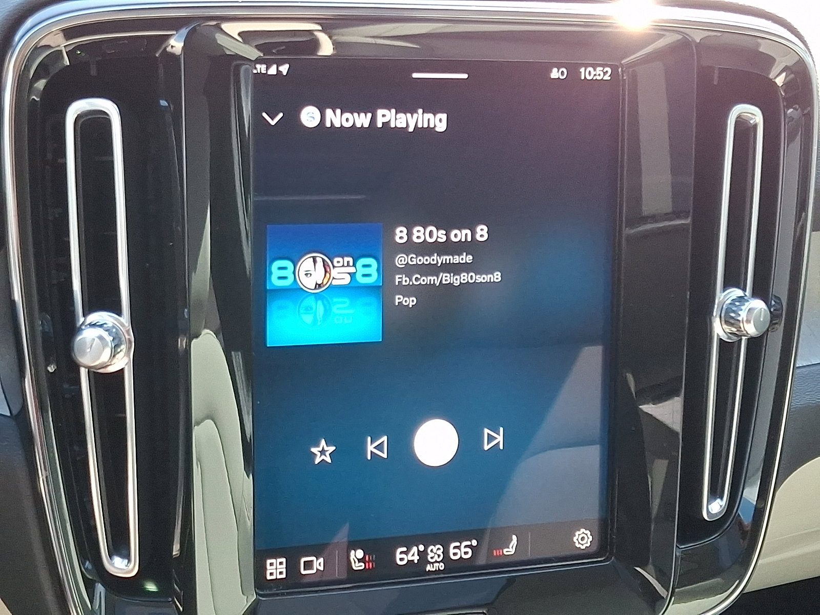 Used 2024 Volvo XC40 B5 Plus w/ Climate Package image 19