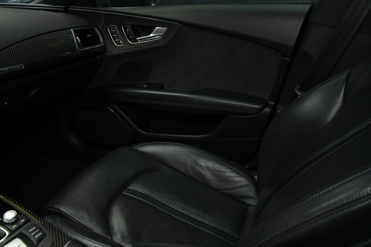 Used 2017 Audi RS 7 Performance w/ Driver Assistance Package image 34