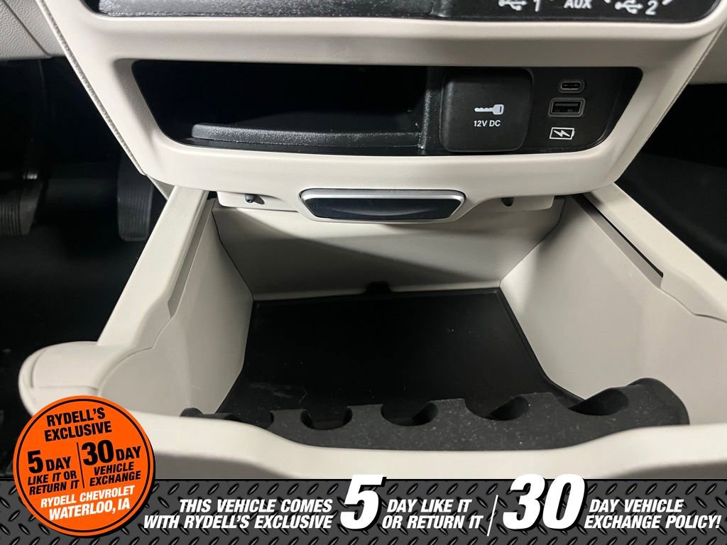 Used 2022 Chrysler Pacifica Touring-L image 33
