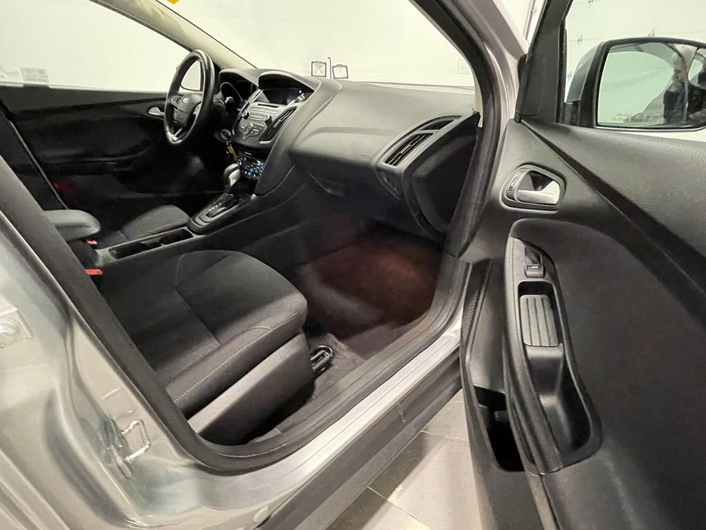 Used 2017 Ford Focus SE image 22