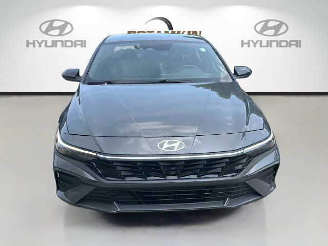 Used 2025 Hyundai Elantra Sport FWD image 3