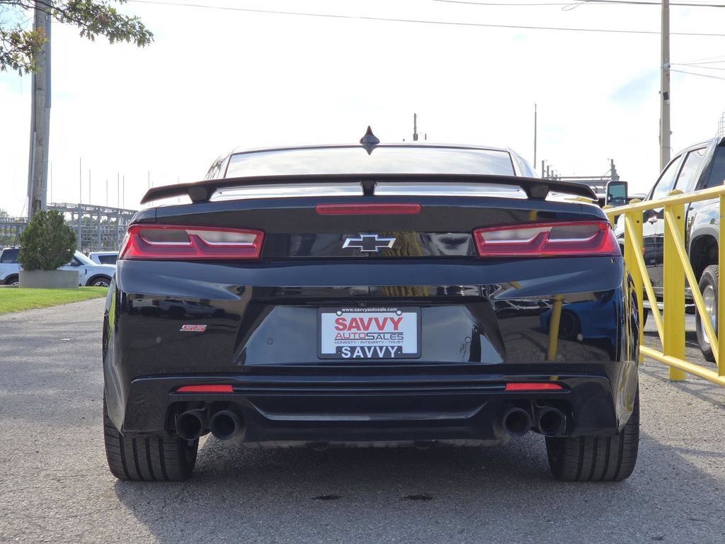 Used 2018 Chevrolet Camaro SS RWD image 14