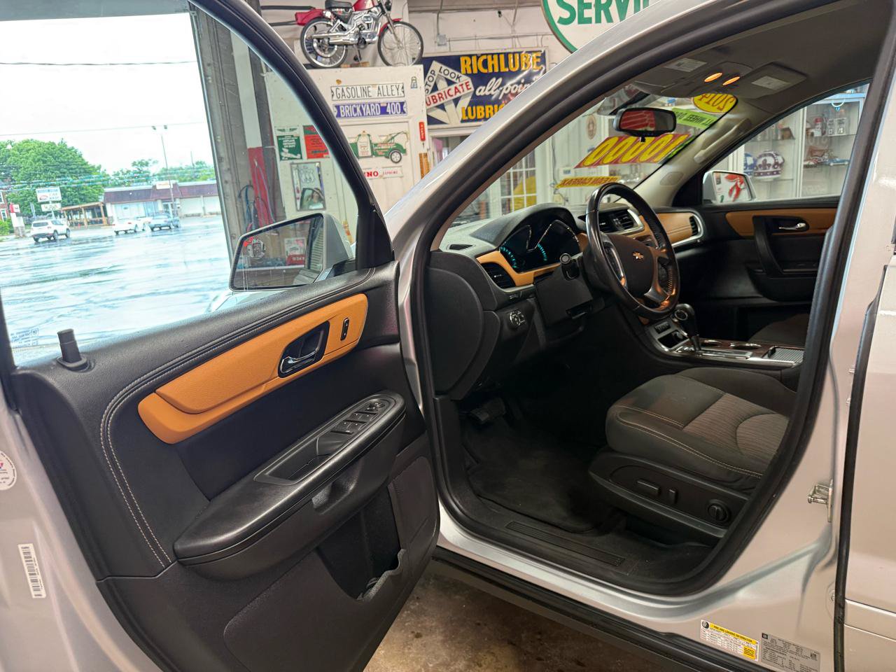 Used 2014 Chevrolet Traverse LT AWD/4WD image 10