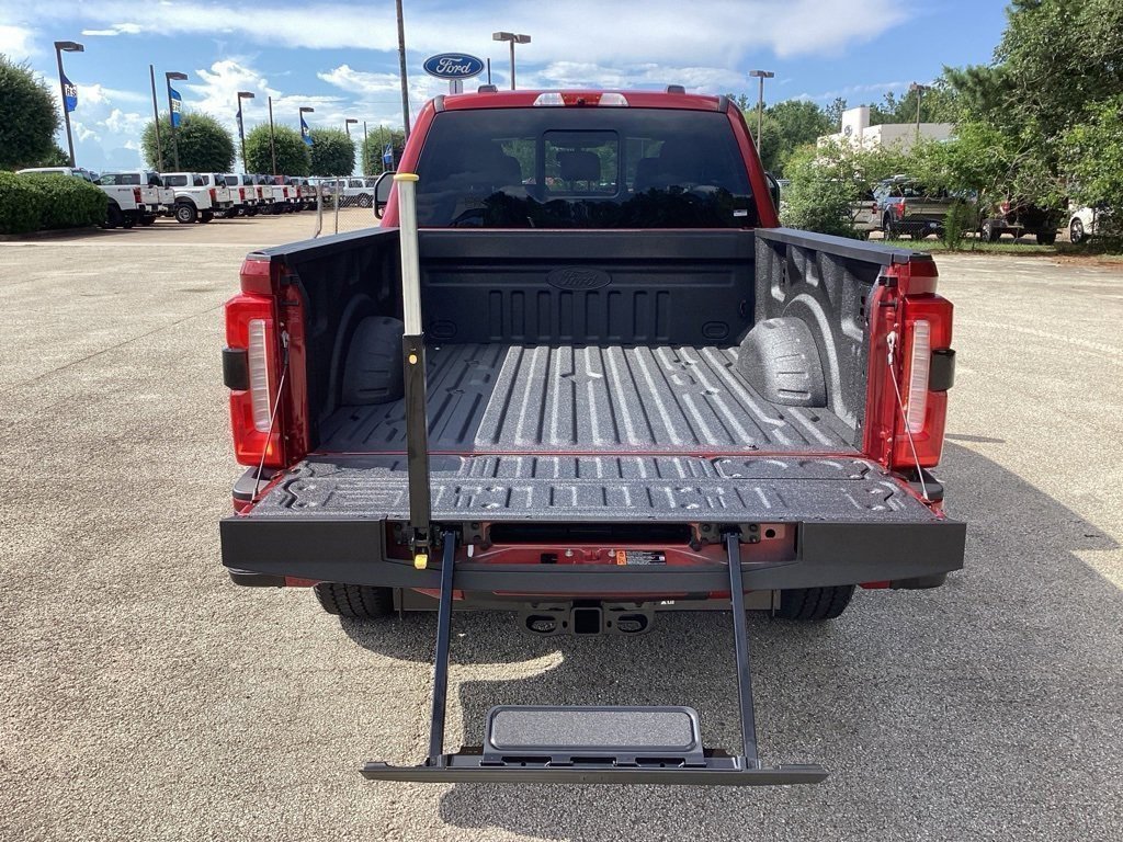New 2025 Ford F250 Lariat w/ Black Appearance Package image 10