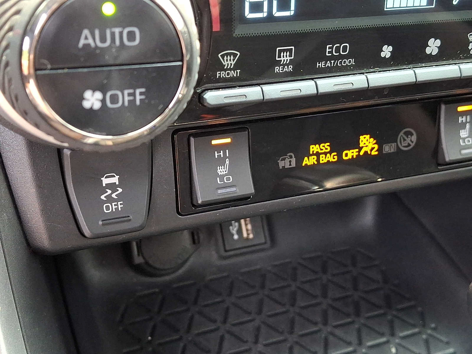 Used 2023 Toyota RAV4 SE w/ Weather & Moonroof Package AWD/4WD image 25