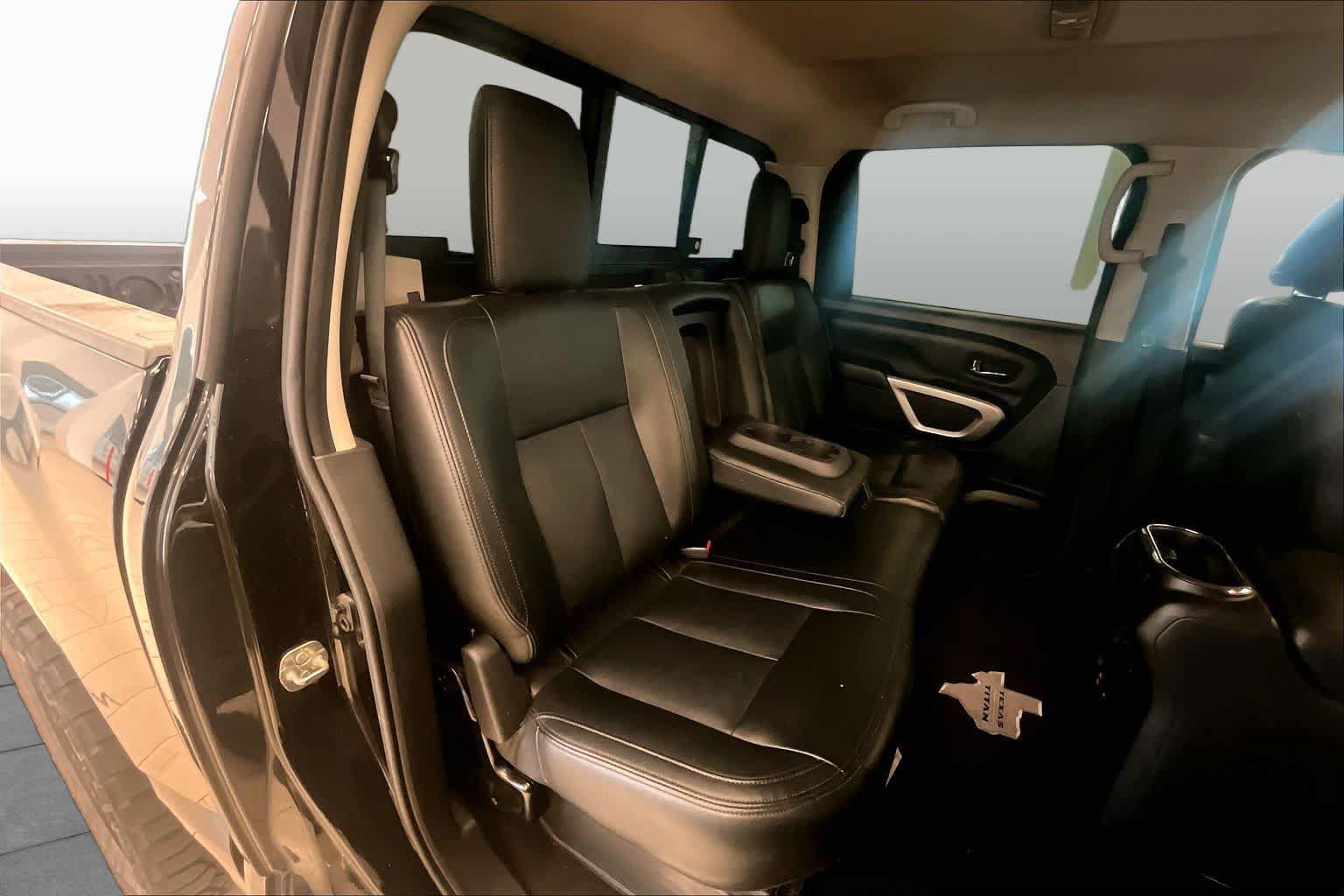Used 2019 Nissan Titan SV w/ SV Convenience Package AWD/4WD image 19