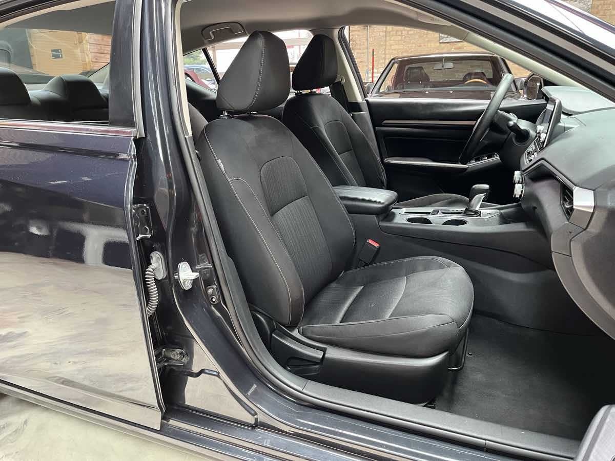 Used 2022 Nissan Altima 2.5 SV FWD image 26