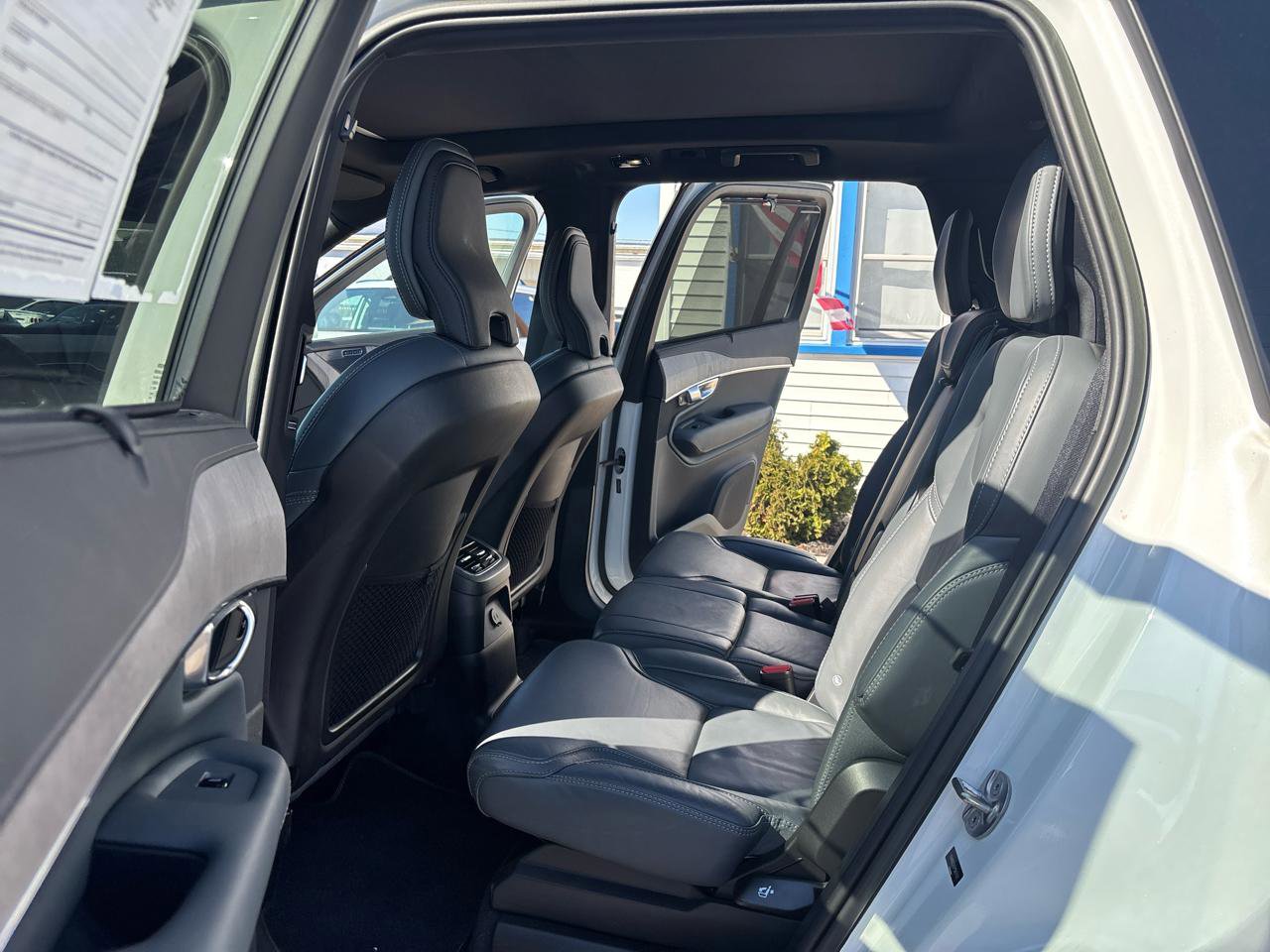 Used 2023 Volvo XC90 T8 Ultimate w/ Protection Package Premier image 13