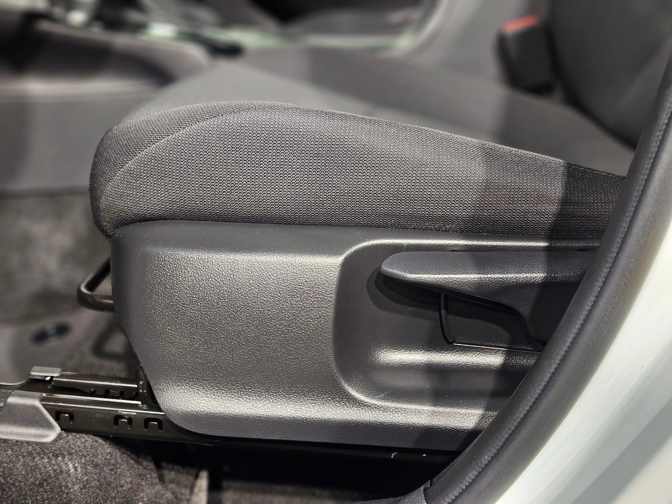 Used 2022 Toyota Corolla Cross LE image 23