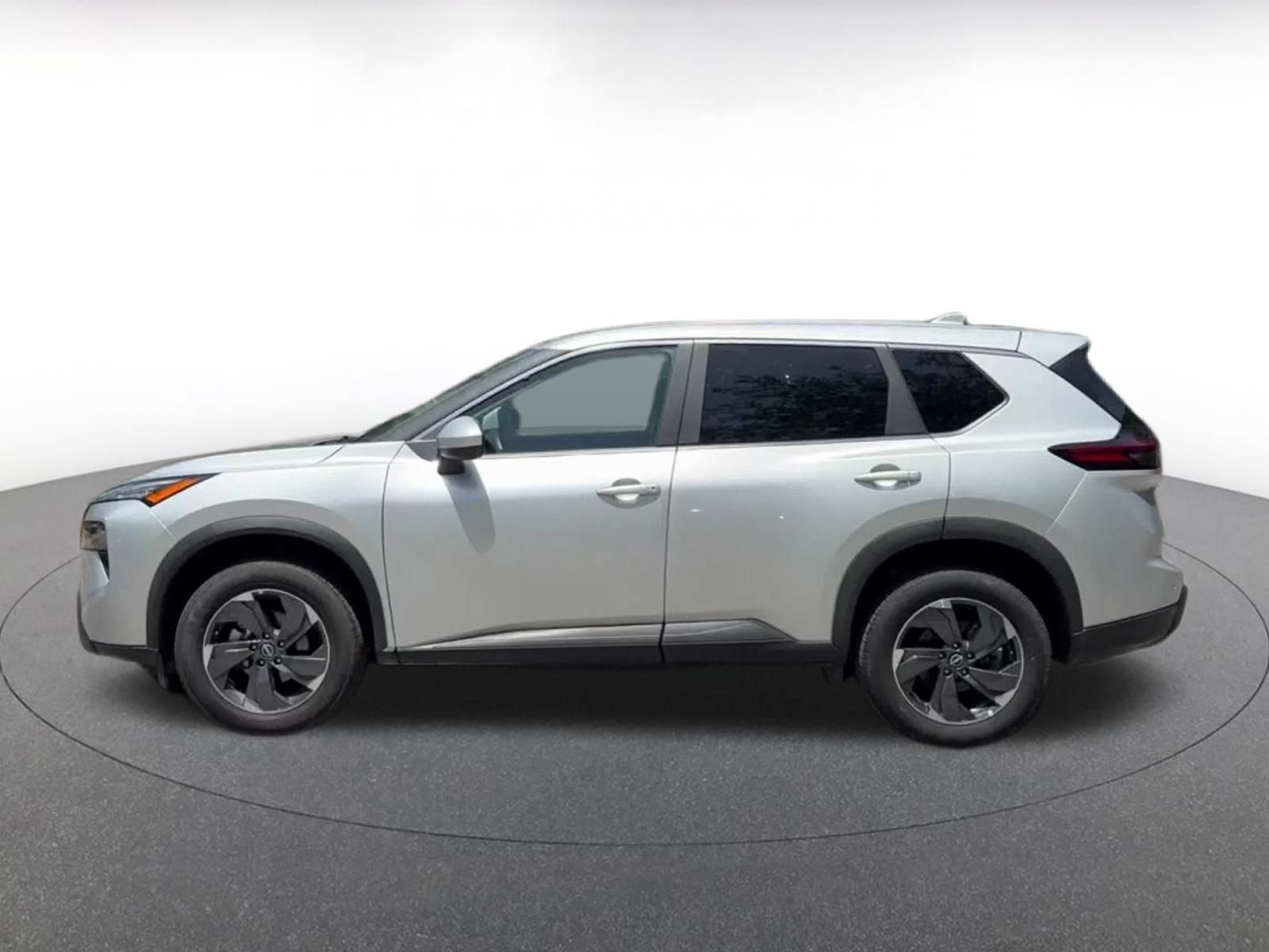 Used 2025 Nissan Rogue SV FWD image 9