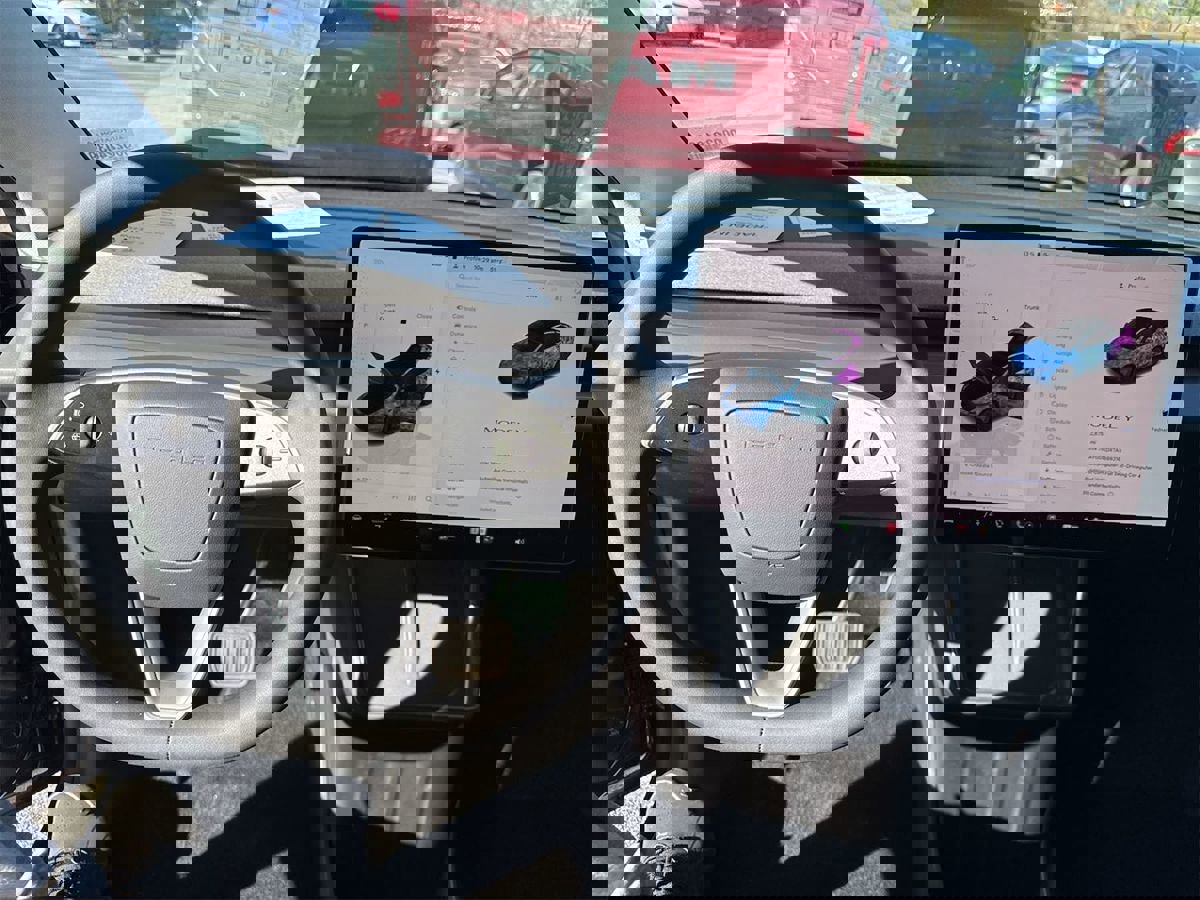 Used 2026 Tesla Model Y 2WD image 5