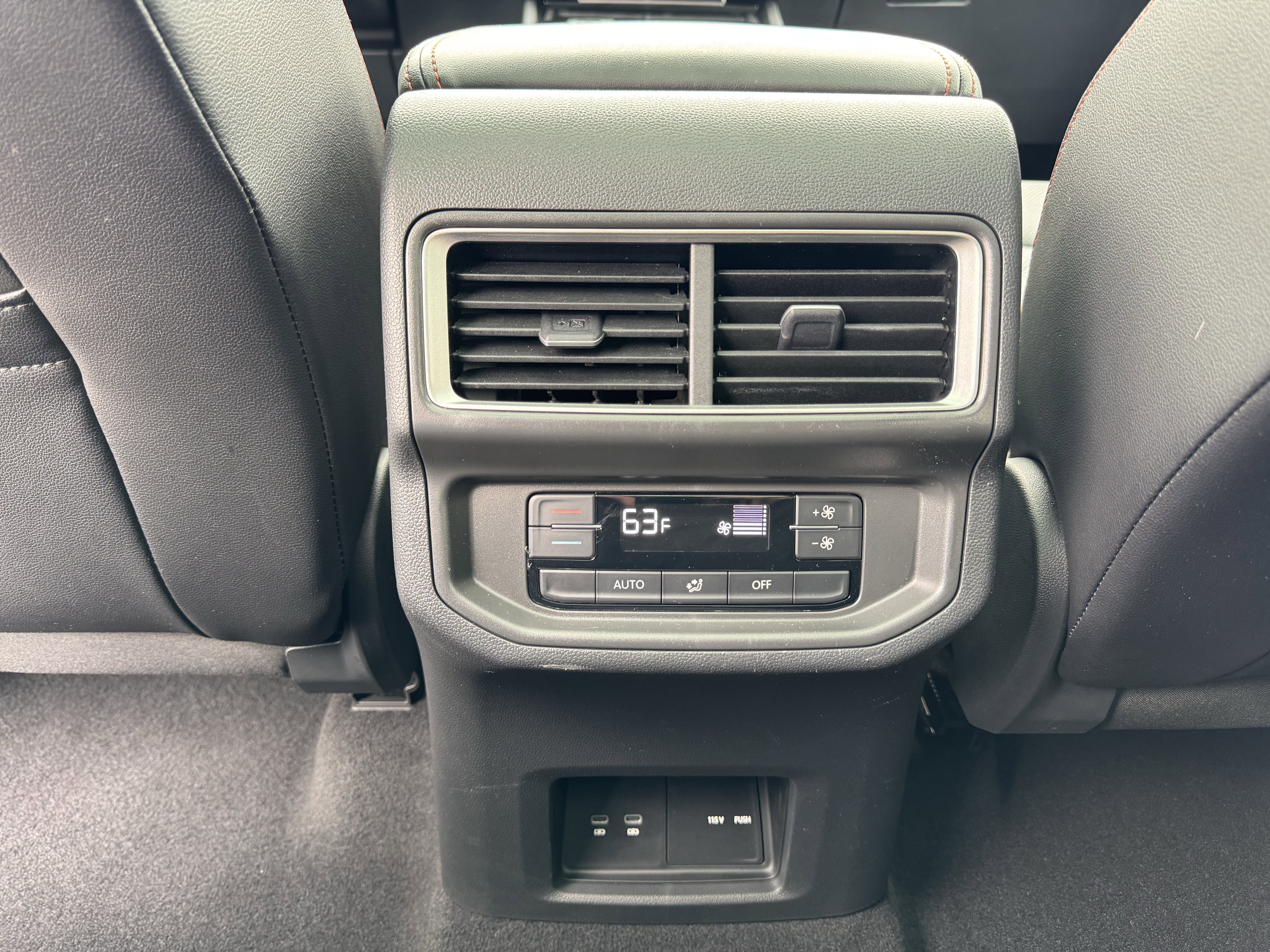 Certified 2024 Volkswagen Atlas Peak Edition SE image 34