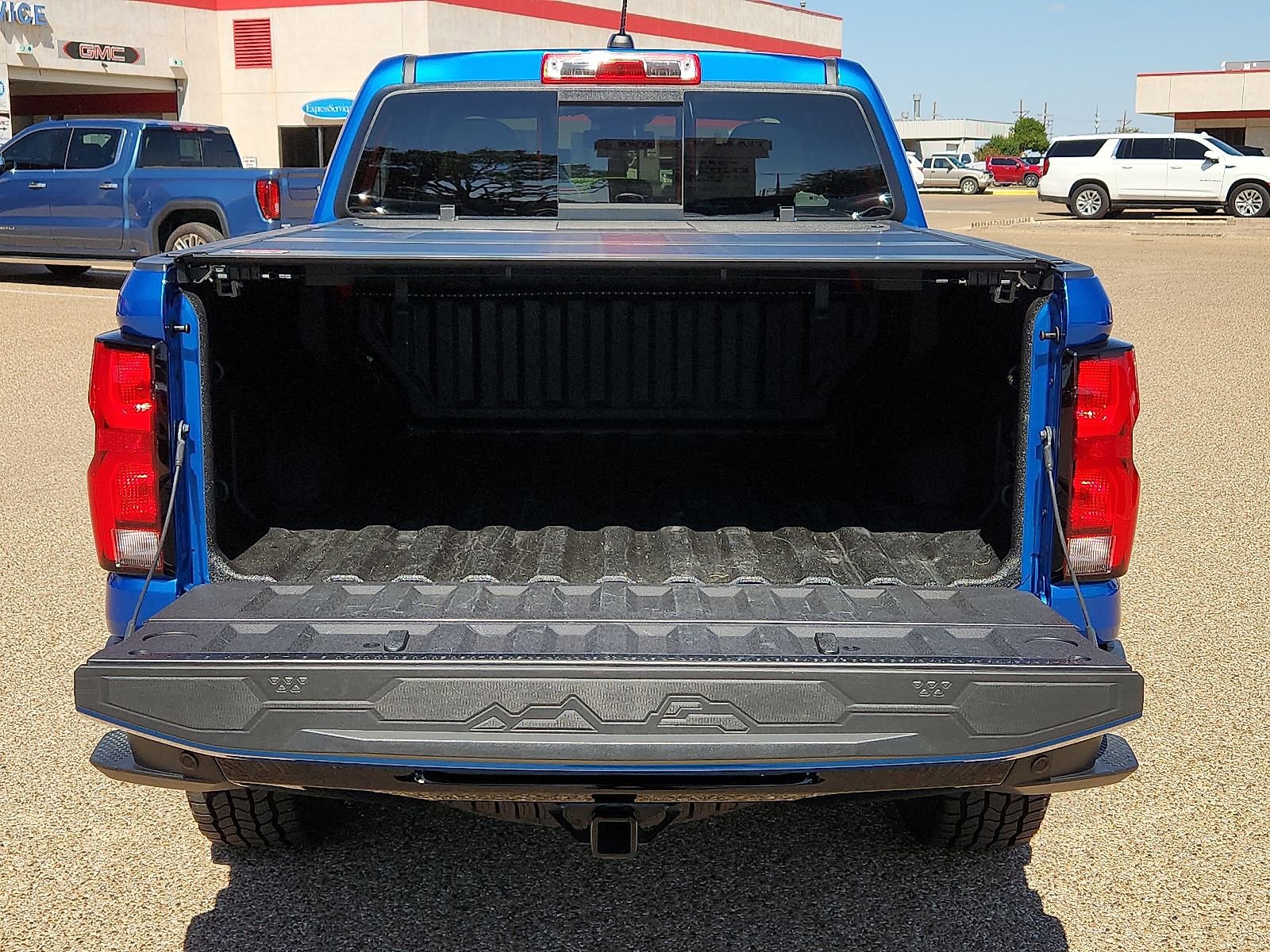 Used 2024 Chevrolet Colorado Z71 w/ Z71 Convenience Package 2 AWD/4WD image 9