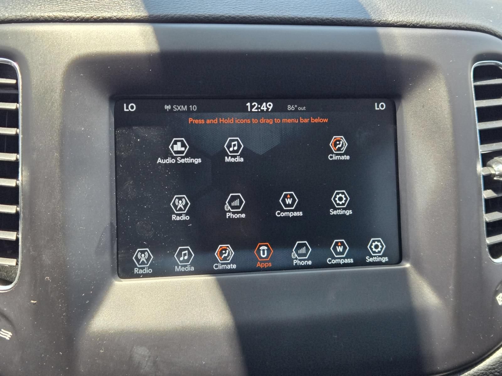 Used 2018 Jeep Compass Latitude w/ Popular Equipment Group FWD image 9
