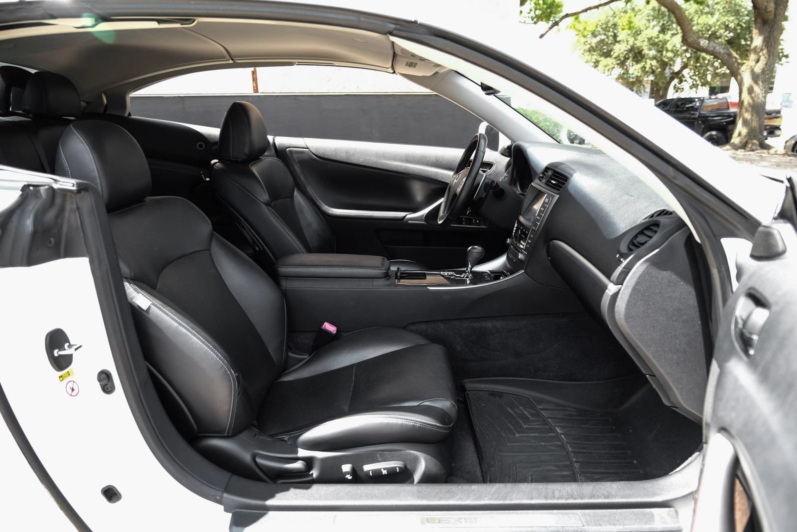 Used 2013 Lexus IS 250C RWD image 29