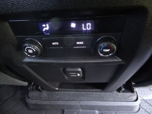 Used 2023 Chevrolet Traverse LT FWD image 14
