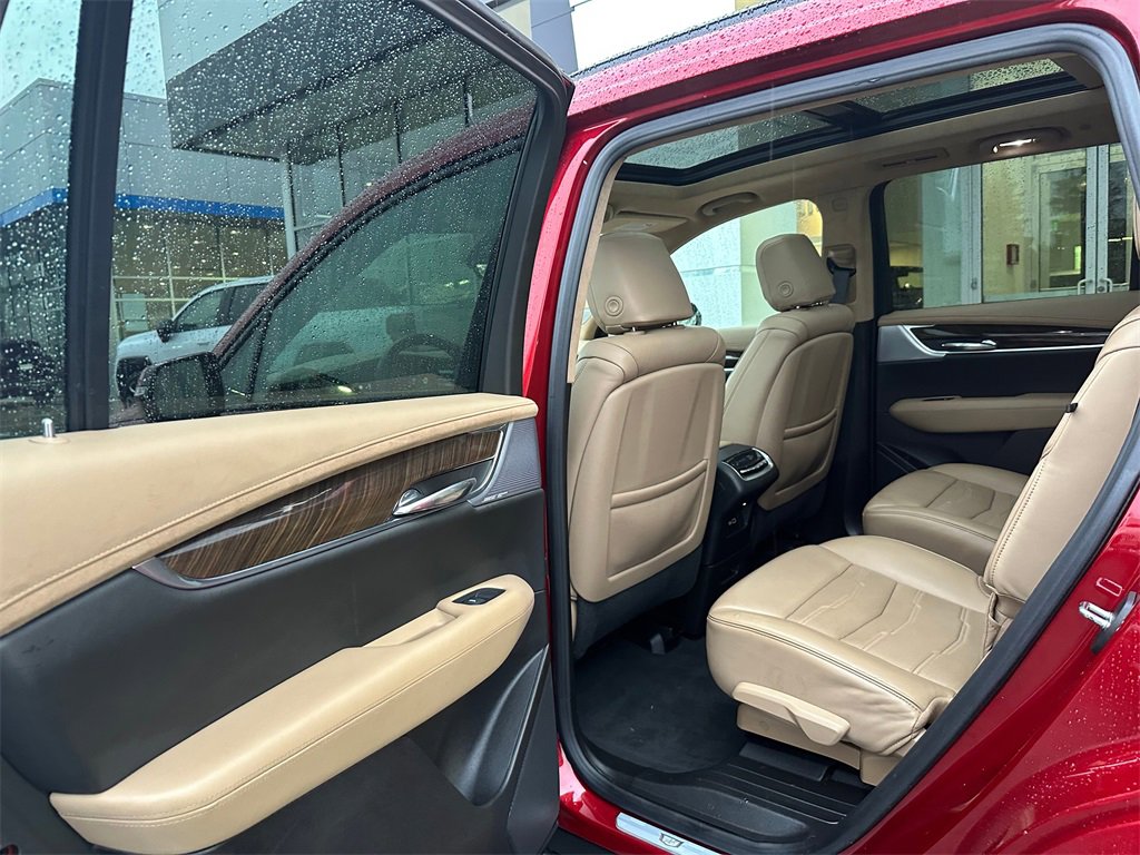 Used 2023 Cadillac XT6 Sport w/ Platinum Package image 16