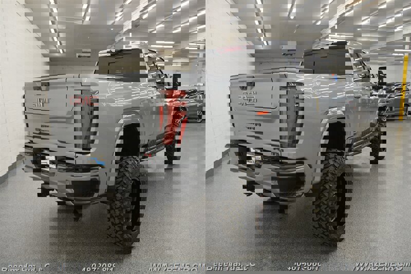 Used 2024 GMC Sierra 2500 AT4 w/ AT4 Premium Plus Package image 9