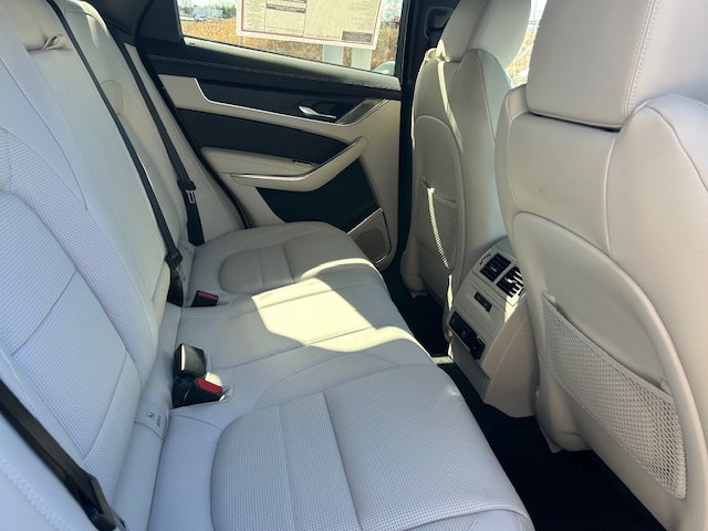 New 2025 Jaguar F-PACE R-Dynamic S image 18