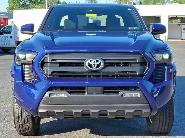 Used 2025 Toyota Tacoma SR5 AWD/4WD image 5
